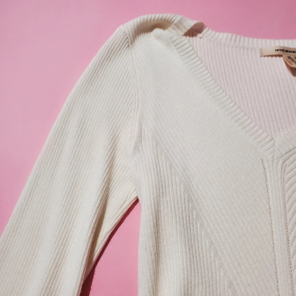 DKNY Jeans Off White Cream Ivory Knit V Neck Sweater - Picture 5 of 12